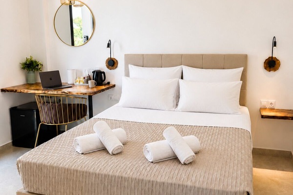 In-room safe, laptop workspace, blackout drapes, soundproofing