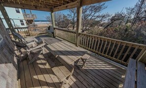 Outdoor dining - Saltwater Sunrise: Private 4BR Semi-Oceanfront Home with Amazing Decks! Pets OK! (Rodanthe)