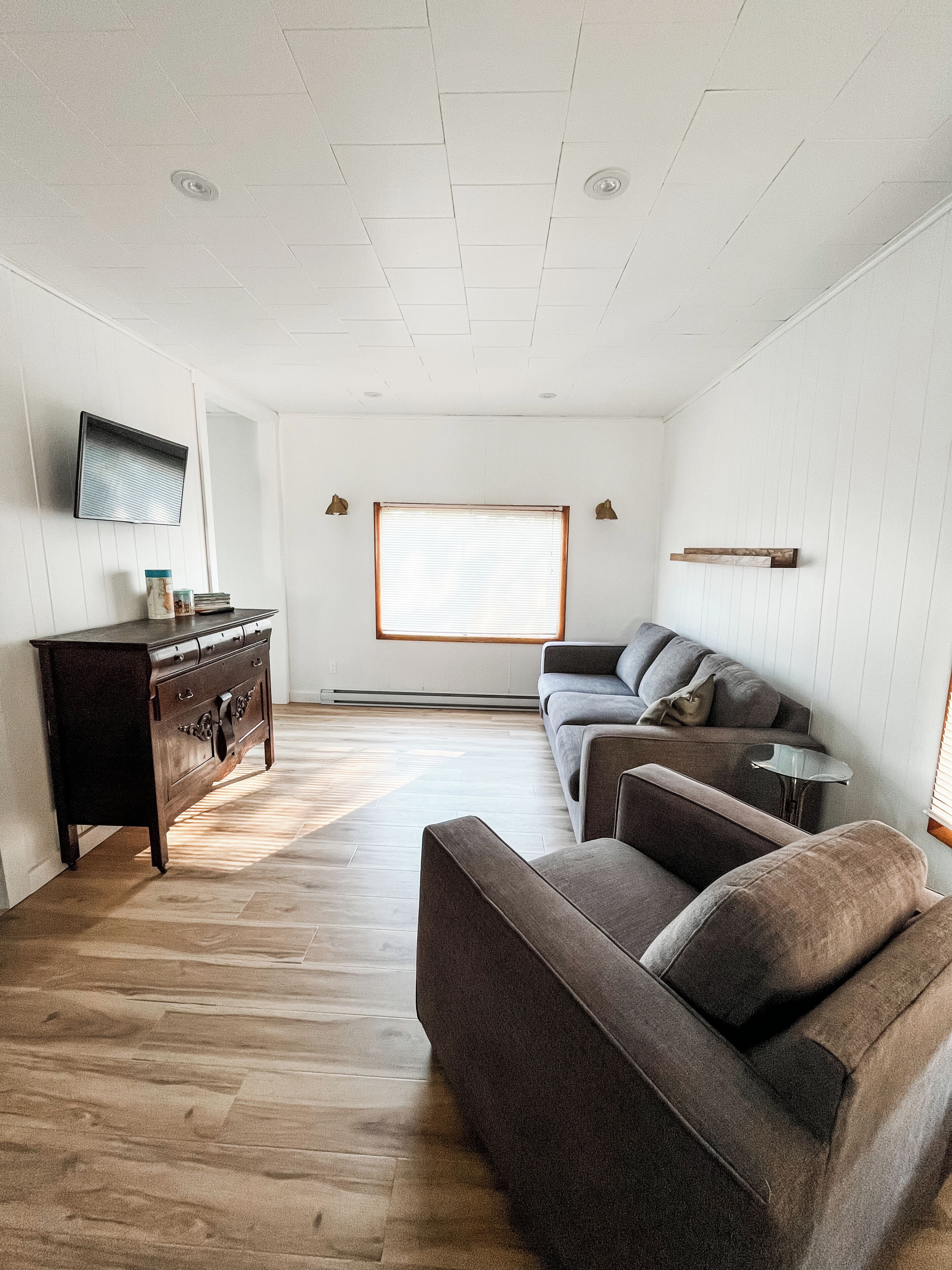 Cozy, Spacious Home Overlooking The Brook, 5 Min Walk To Dancing Goat Cafe. - Cape Breton Island
