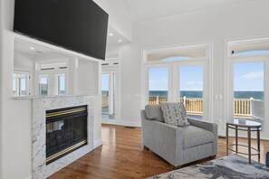 TV, ping pong - Oceanfront Beach Estate / Pool / Hot Tub / Arcade (Virginia Beach)