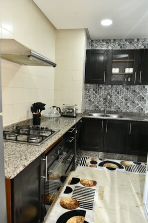 Private kitchen - Stunning Apartment at the Agadir Marina (Agadir)