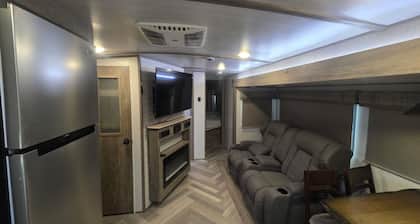 Tranquil 1-bedroom camper in Steinhatchee near attractions! 4 full hook up lots