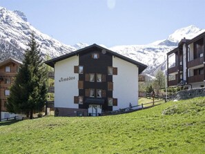 Esterni