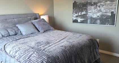 The LUX Home Retreat Near Beach. A Perfect Place to Getaway Year-Round!