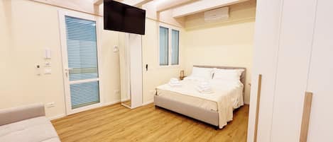 1 chambre, fer et planche à repasser, Wi-Fi gratuit, draps fournis