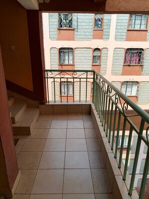 Property grounds - Modern 1BR Apartment near TRM Mall and Garden City Mall with Balcony & Wi-Fi (Nairobi)