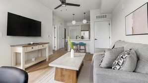 Smart TV - Landing | Stunning 1BD, Gym, Clubhouse (North Fort Myers)