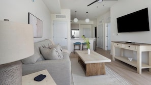 Smart TV - Landing | Stunning 1BD, Clubhouse, Gym (North Fort Myers)
