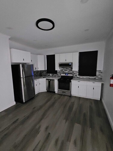1 Bd - Near JFK, Quiet and Entertaining, Everything for 1 night or 1 month