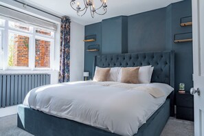 3 chambres, fer et planche à repasser, Wi-Fi, draps fournis
