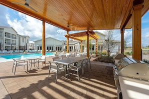 Outdoor dining - Landing | Beautiful 2BD, Game Room, Gym (Richmond)