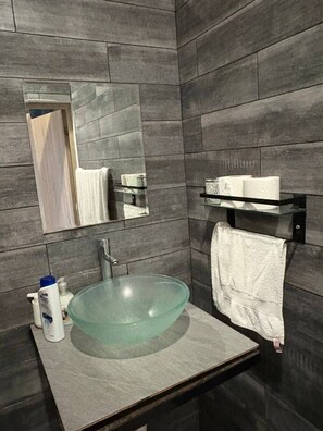 Bathroom - Loft with a Pool in El Centenario - Near La Paz (El Centenario)