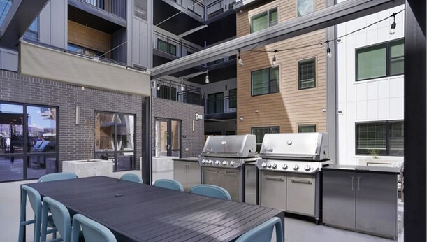 Outdoor dining - Landing | Chic 1BD, Courtyard, Yoga Studio (Salt Lake City)