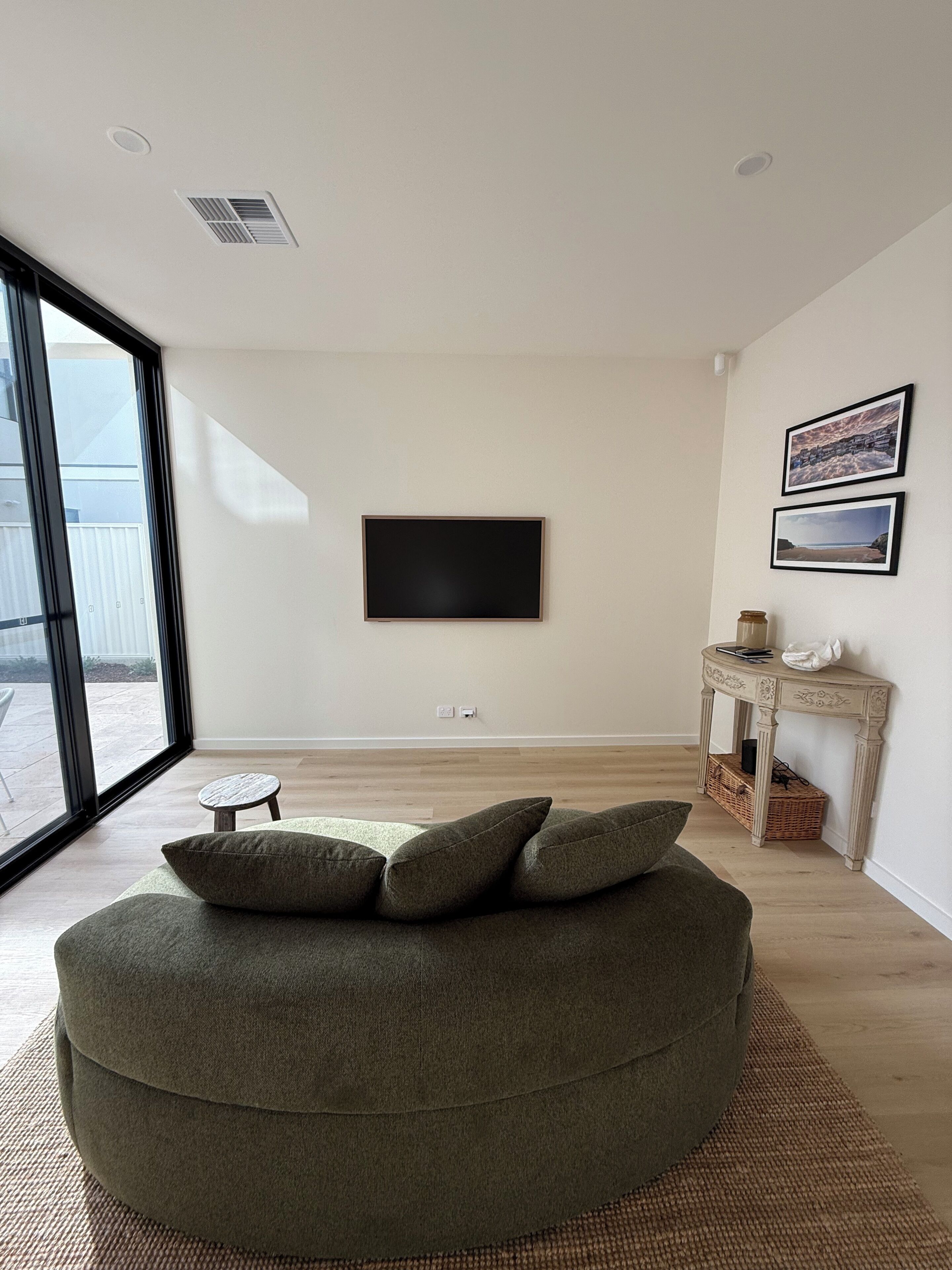 Stunning New Townhouse. 100m To Beach Access - Adelaide