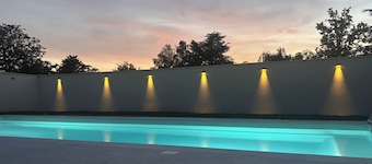160 m² villa with 5 bedrooms, a 10×4 m pool, and a large terrace