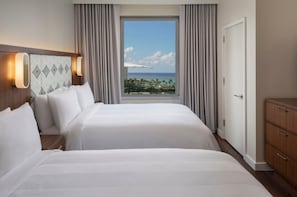 1 bedroom, iron/ironing board, WiFi, bed sheets - Amazing Waikiki Premiere Ocean View Resort – December 2026 (Honolulu)
