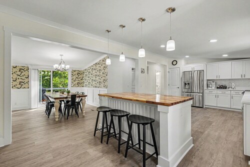 Hidden Hollow Peaceful 3BR Retreat Sleeps 6