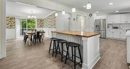 Hidden Hollow Peaceful 3BR Retreat Sleeps 6