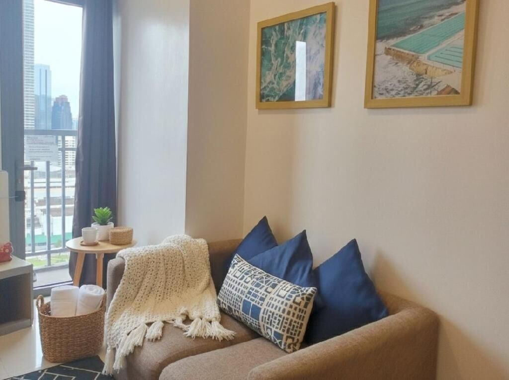 Apartment, 1 Bedroom | Living area | 35-inch Smart TV with digital channels
