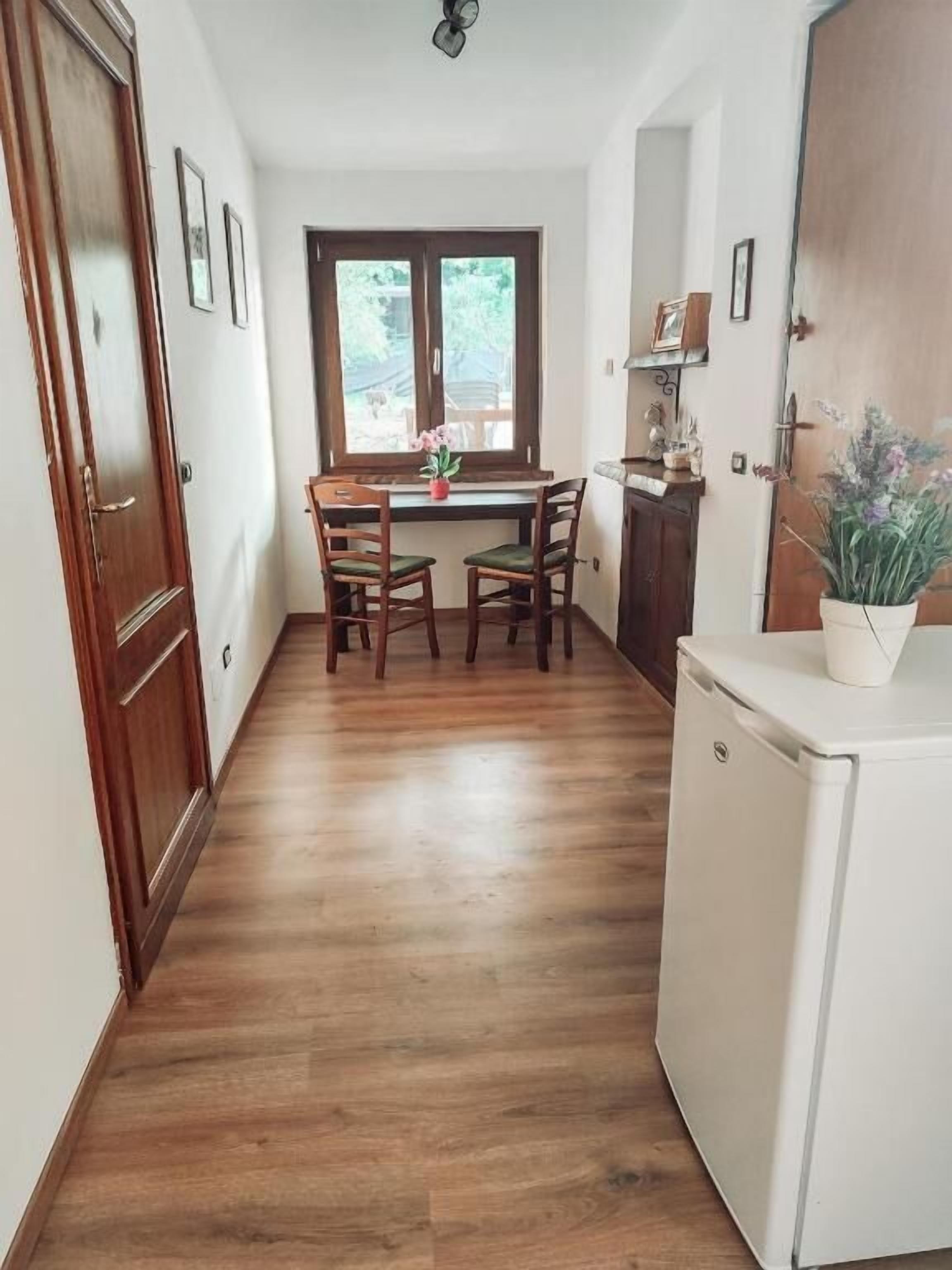 Triple Room, Garden View | Dining