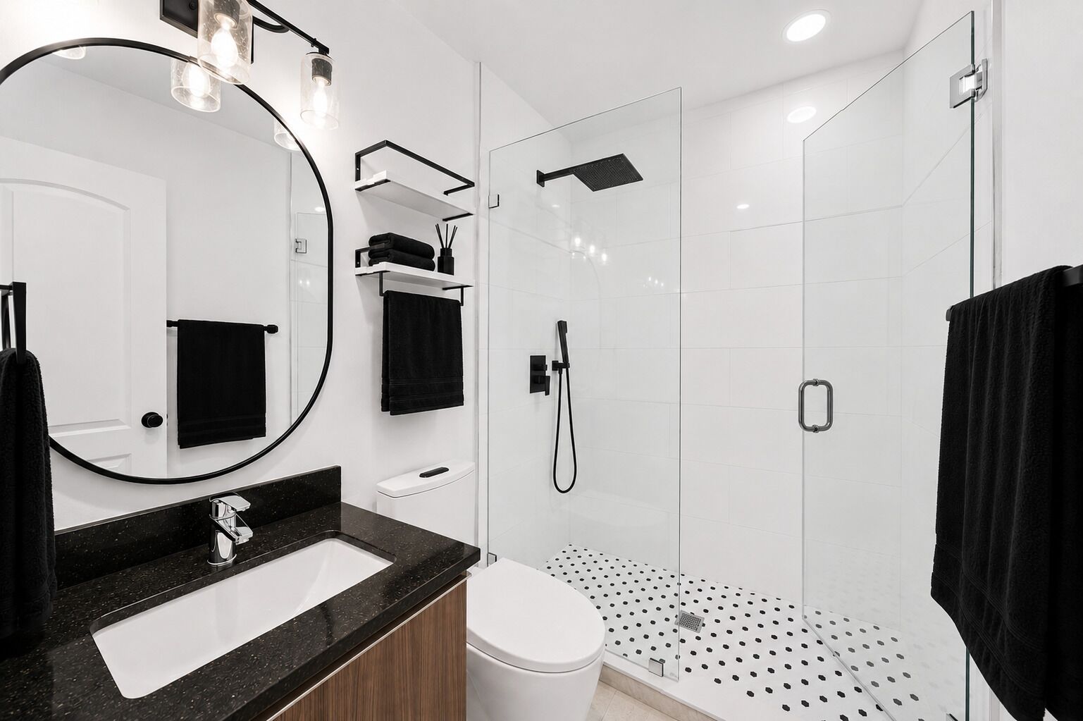 Shower, hair dryer, bidet, towels