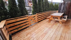 Outdoor dining - Vrbo Property (Les Orres)