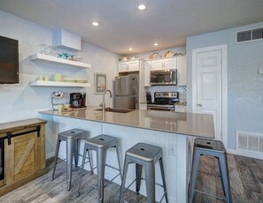 Private kitchen - Waterfront Hideaway | Patio, Pool & Fishing Dock (Corpus Christi)