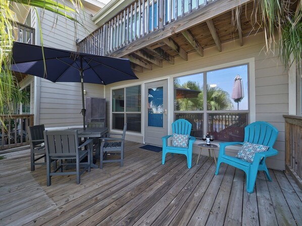 Outdoor dining - Waterfront Hideaway | Patio, Pool & Fishing Dock (Corpus Christi)