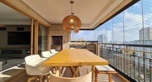 Outdoor dining - Vrbo Property (São Paulo)