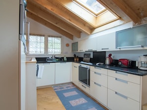 Fridge, oven, dishwasher, cookware/dishes/utensils - Chalet Renu Appartement/Fewo 6-Bettwohnung by Interhome (Saas-Fee)