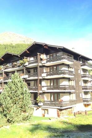 Esterni