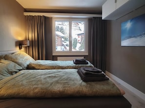 Room - Amici 17 Appartement/Fewo 6-Bettwohnung by Interhome (Saas-Fee)