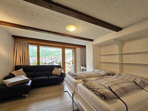Room - Alpengarten | 4 Betten by Interhome (Saas-Fee)