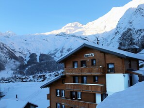 Esterni