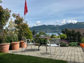 Outdoor dining - Gästezimmer Rose Appartement/Fewo Appartement/Fewo by Interhome (Gwatt (Thun))
