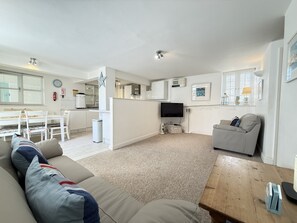 TV - 2 Lower Saltings - close to beach (St Ives)