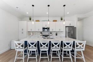 Dining - Luxury Top-Floor 3BR Condo with Pool, Just 2 Blocks from the Beach! (Wildwood)