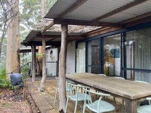 Outdoor dining - Inglenook — Japanese bathhouse | forest retreat | wood fires | separate studio (Denmark)