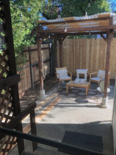 ★ PRIVATE MICRO-STUDIO ★ Private Patio, Yard, Entrance, Bathroom, Laundry!