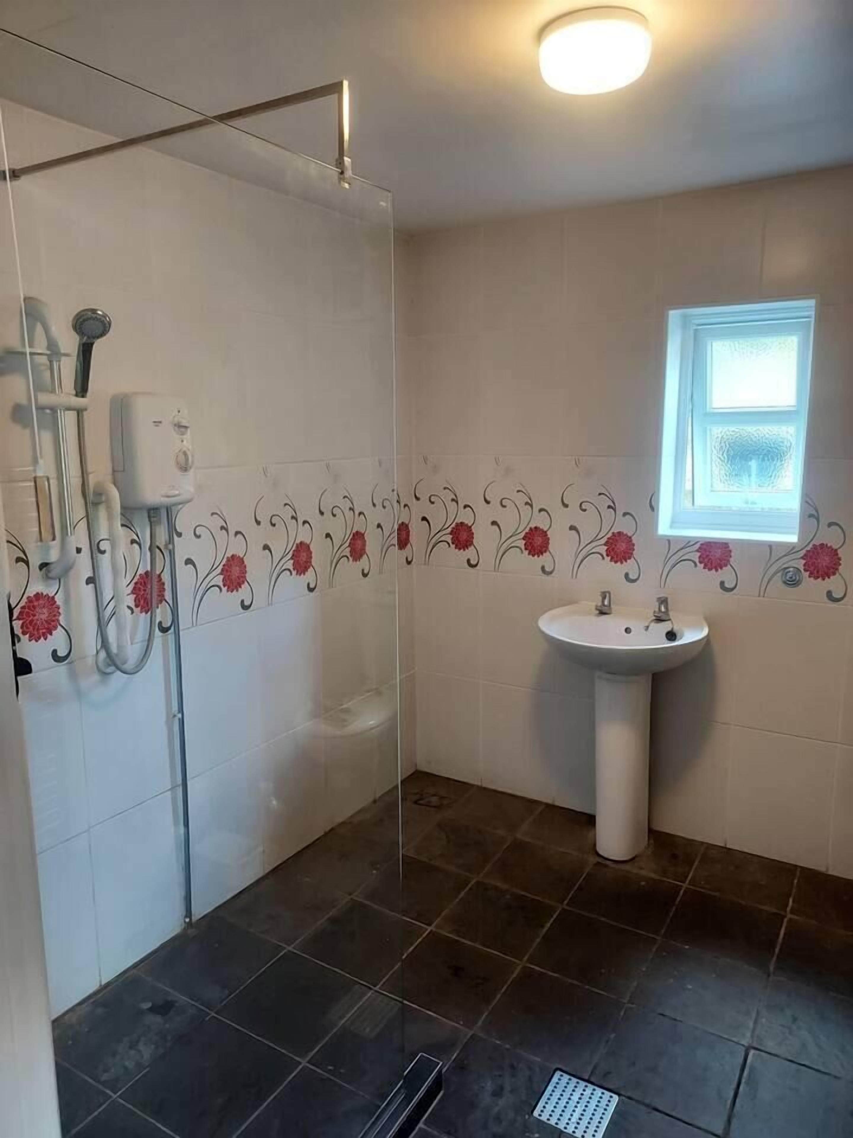 Shower, towels
