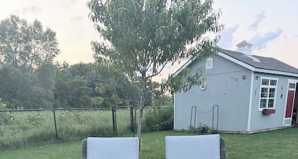 Family friendly 5-bedroom house in marvelous Iowa City with hot tub and fire pit