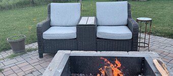 Family friendly 5-bedroom house in marvelous Iowa City with hot tub and fire pit