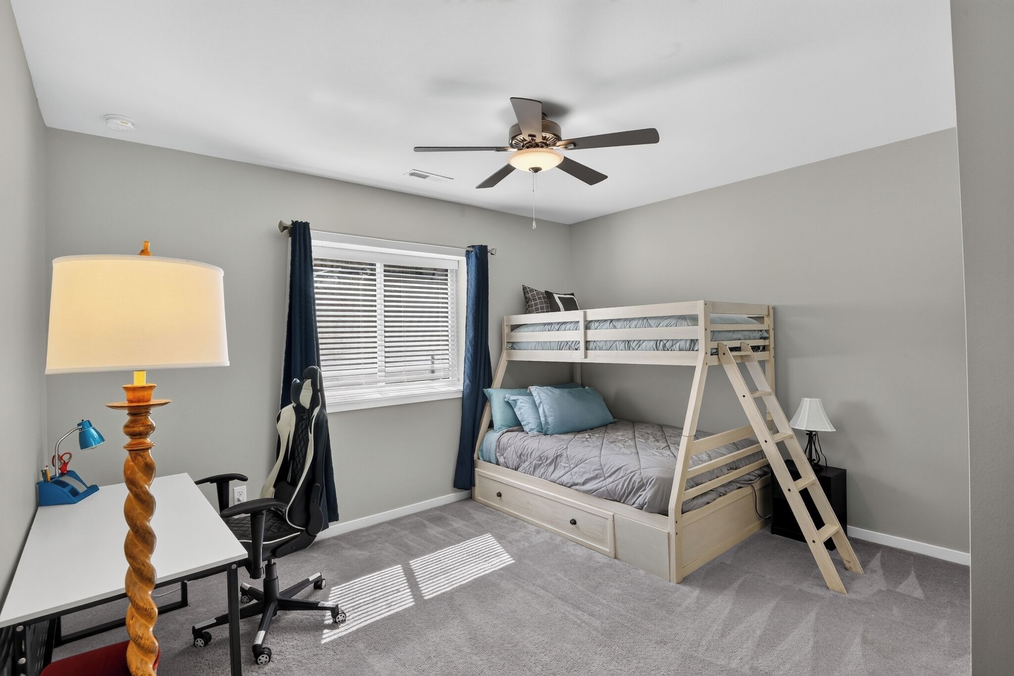 5 bedrooms, iron/ironing board, WiFi (free), bed sheets