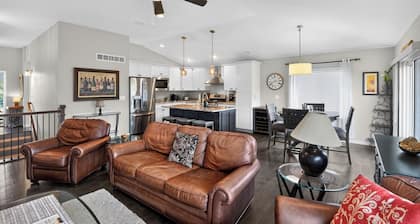 Family friendly 5-bedroom house in marvelous Iowa City with hot tub and fire pit