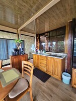 Deluxe Studio Suite, Patio, Valley View | Private kitchen | Fridge, stovetop, cookware/dishes/utensils