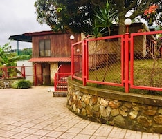 Deluxe Studio Suite, Patio, Valley View | Property grounds
