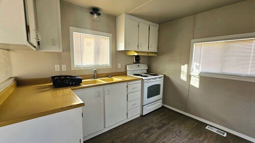 2-bedroom mobile home in welcoming Naches country area