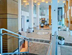 Interior - The Caloosa Retreat • River View • Pool • Spa • Downtown Fort Myers (Fort Myers)