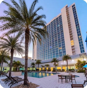 Outdoor pool - The Caloosa Retreat • River View • Pool • Spa • Downtown Fort Myers (Fort Myers)