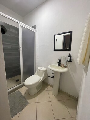 Bruser, gratis toiletartikler, håndklæder, Sæbe